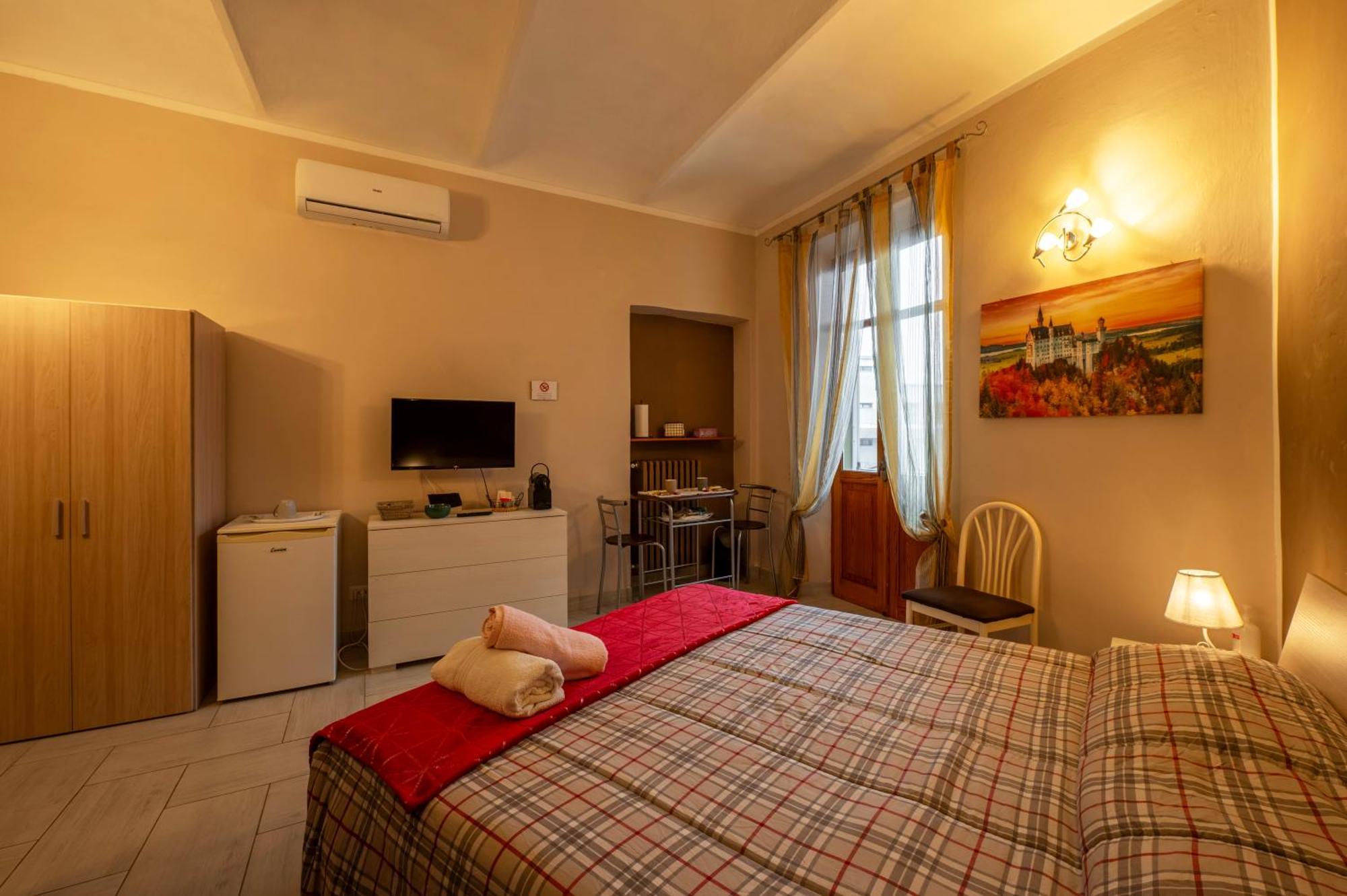 Casa Martina Apartment อัสตี ภายนอก รูปภาพ