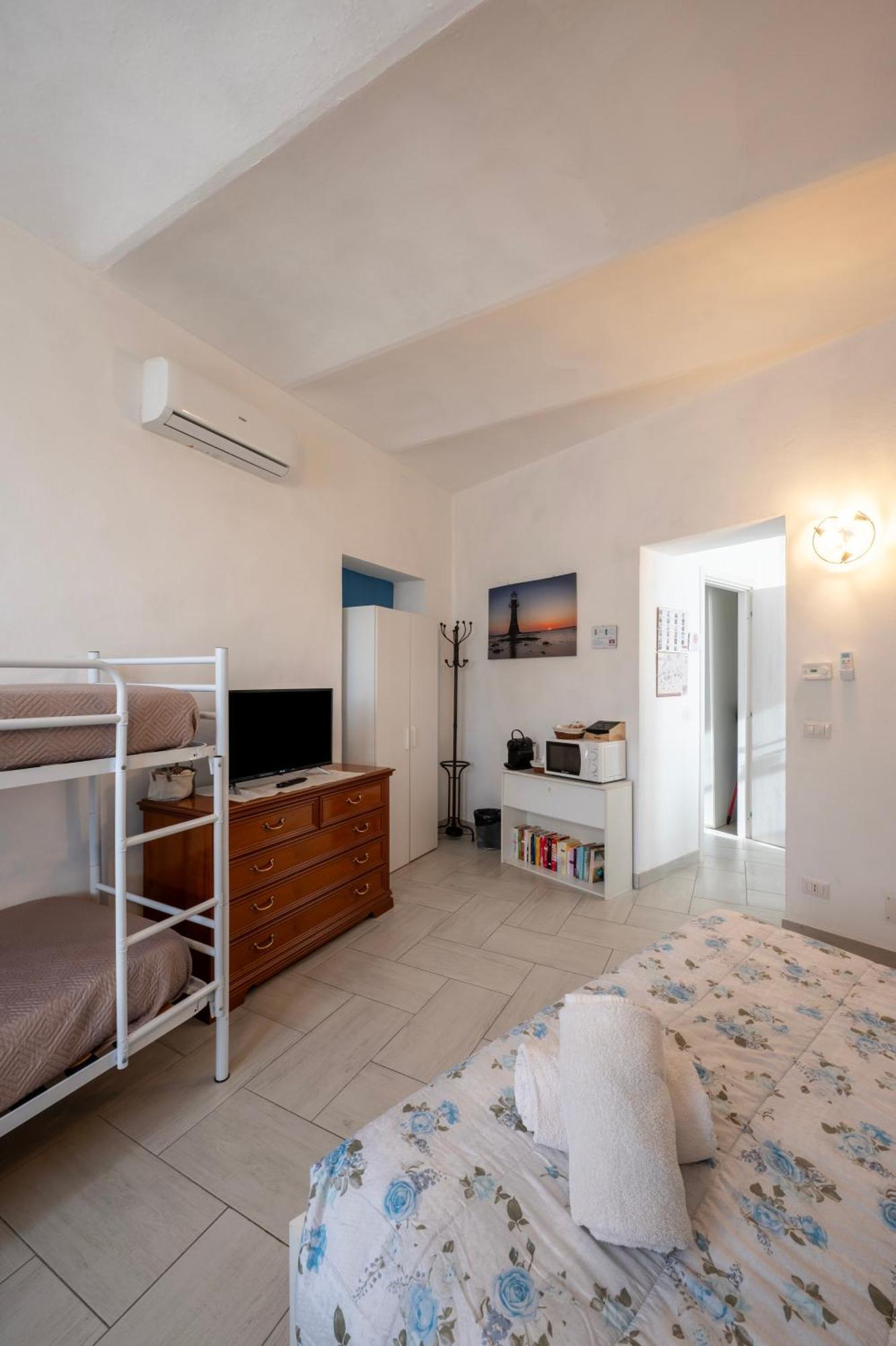 Casa Martina Apartment อัสตี ภายนอก รูปภาพ